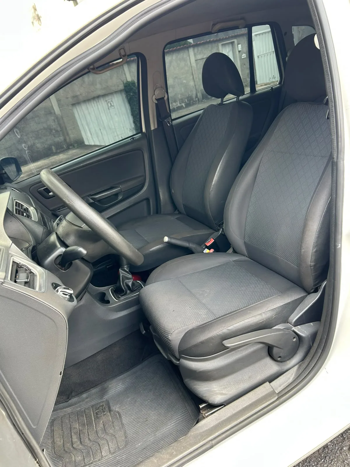 Volkswagen Spacefox — foto 11